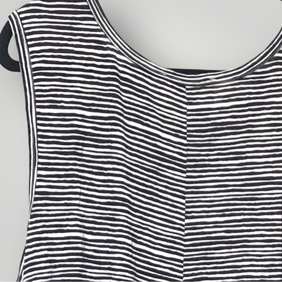 🟢5/$25  Philosophy black/white dress - Picture 9 of 13